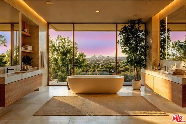 1510 N Tigertail Road, Los Angeles, CA 90049