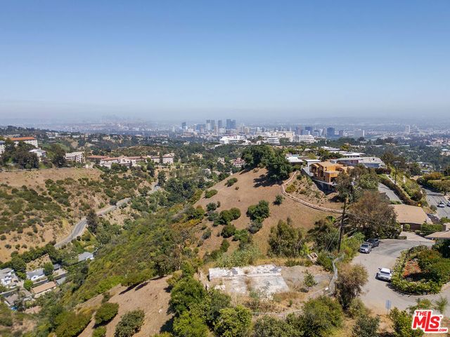 1510 N Tigertail Road, Los Angeles, CA 90049