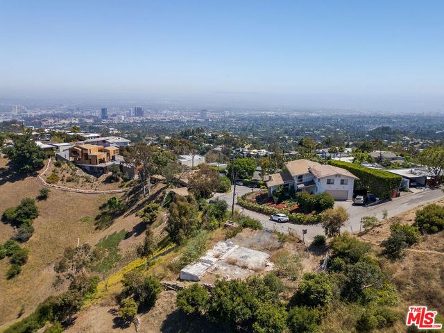 1510 N Tigertail Road, Los Angeles, CA 90049