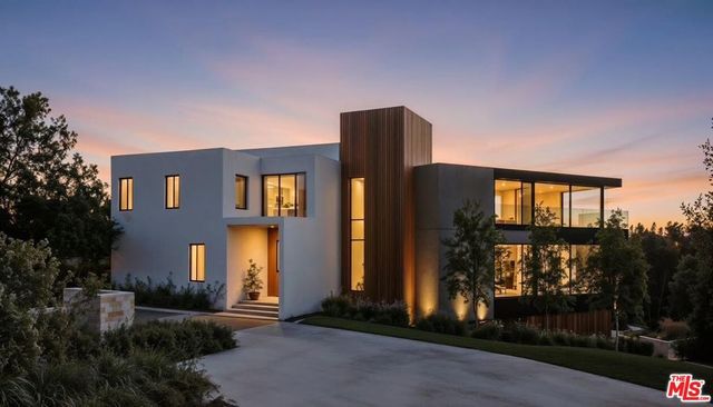 1510 N Tigertail Road, Los Angeles, CA 90049