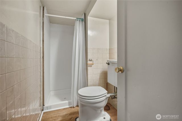 7942 15th Avenue SW, Seattle, WA 98106