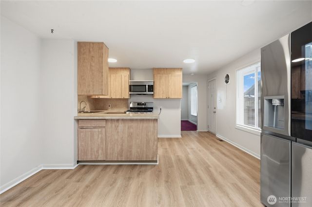 7942 15th Avenue SW, Seattle, WA 98106