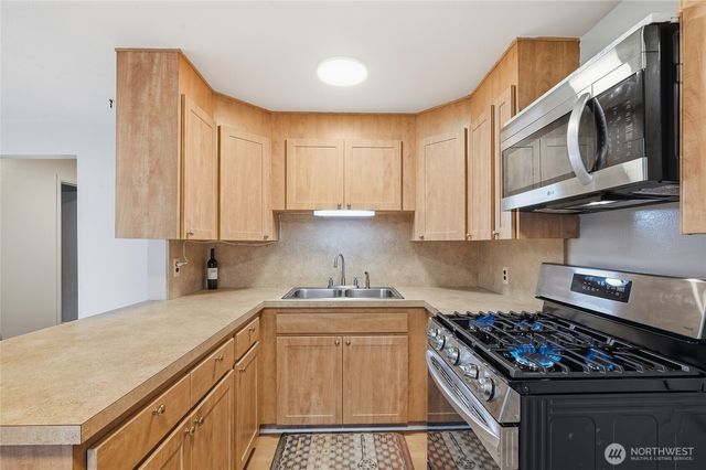 7942 15th Avenue SW, Seattle, WA 98106