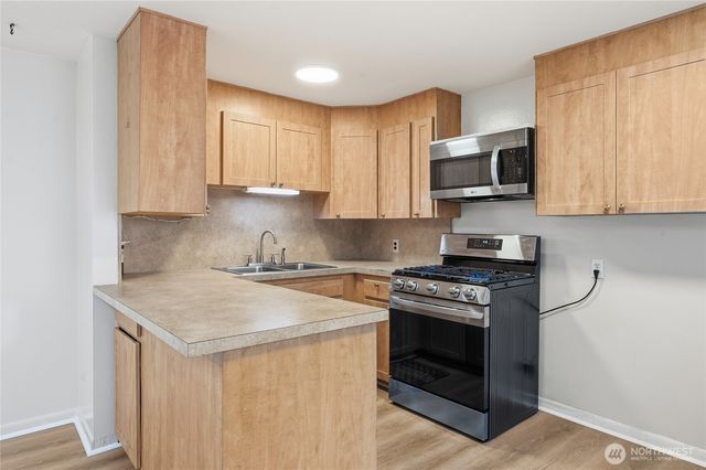 7942 15th Avenue SW, Seattle, WA 98106