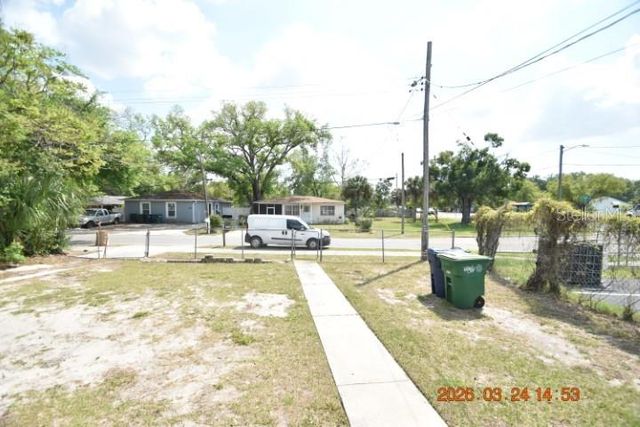 4006 E PARIS STREET, Tampa, FL 33610