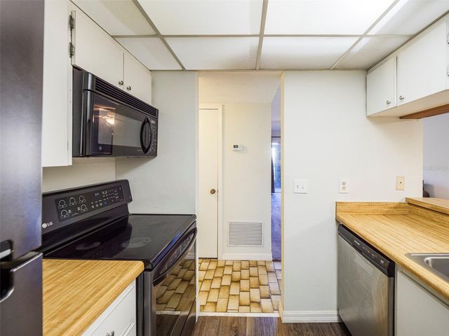 3235 BENEVA ROAD 101, Sarasota, FL 34232