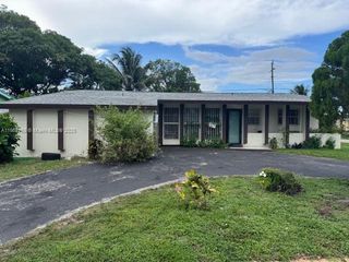 1301 NW 175th St, Miami Gardens, FL 33169