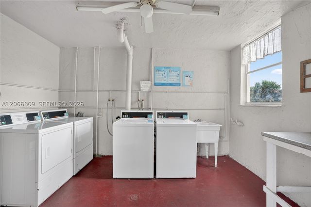 2821 Somerset Dr 317, Lauderdale Lakes, FL 33311