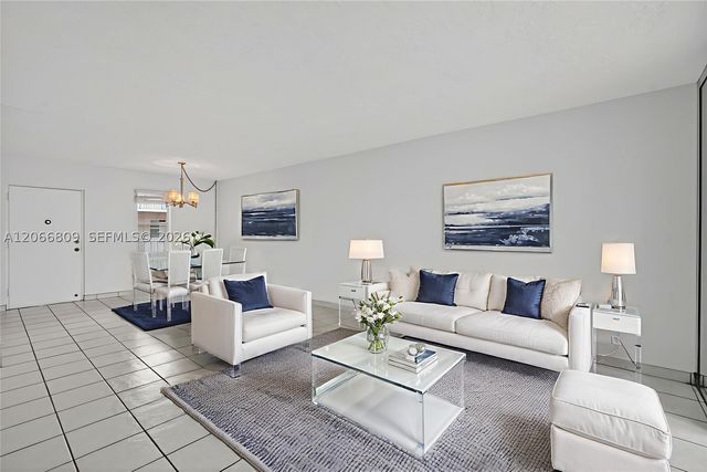 2821 Somerset Dr 317, Lauderdale Lakes, FL 33311