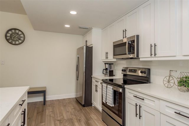 206 W WARREN AVENUE, Tampa, FL 33602