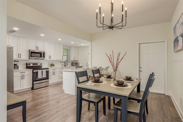 206 W WARREN AVENUE, Tampa, FL 33602