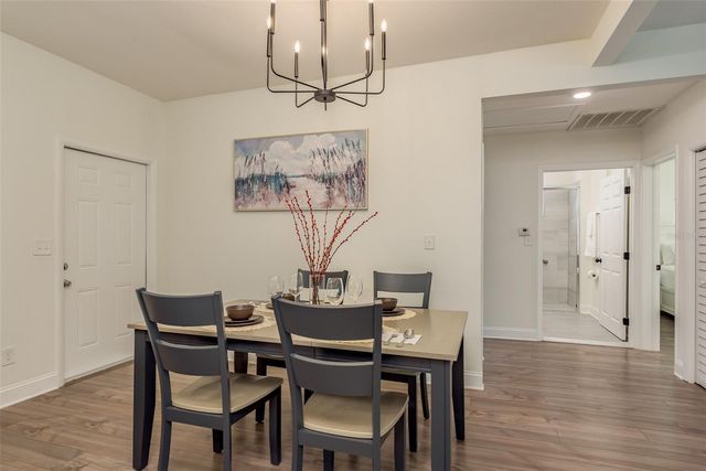 206 W WARREN AVENUE, Tampa, FL 33602