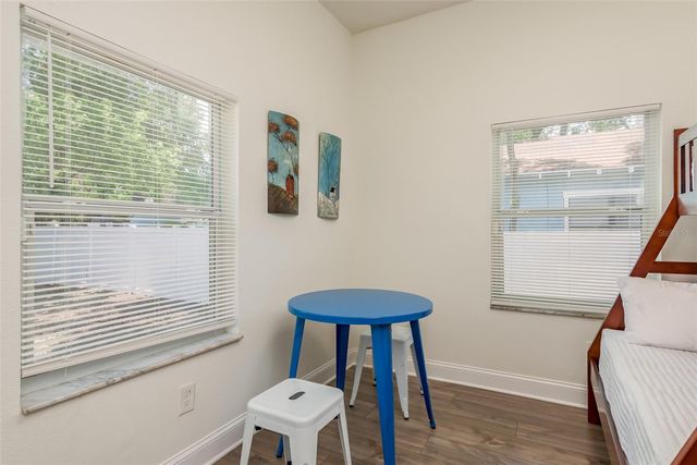 206 W WARREN AVENUE, Tampa, FL 33602