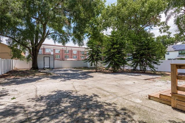 206 W WARREN AVENUE, Tampa, FL 33602