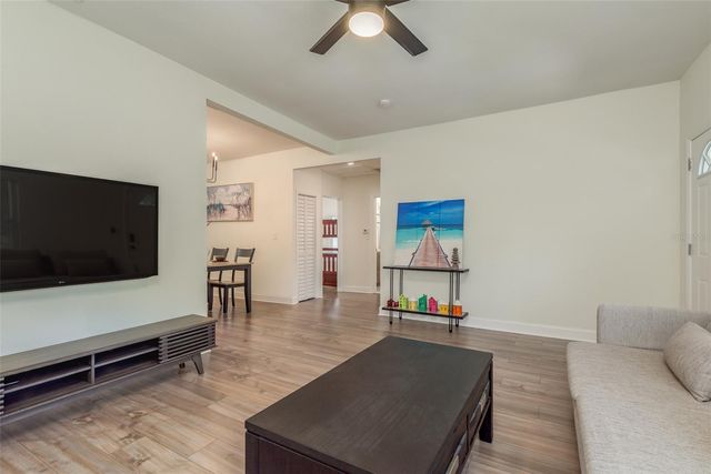 206 W WARREN AVENUE, Tampa, FL 33602