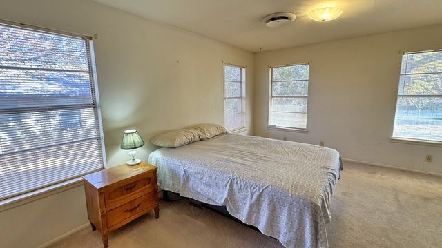 707 Cardinal Dr, Kerrville, TX 78028