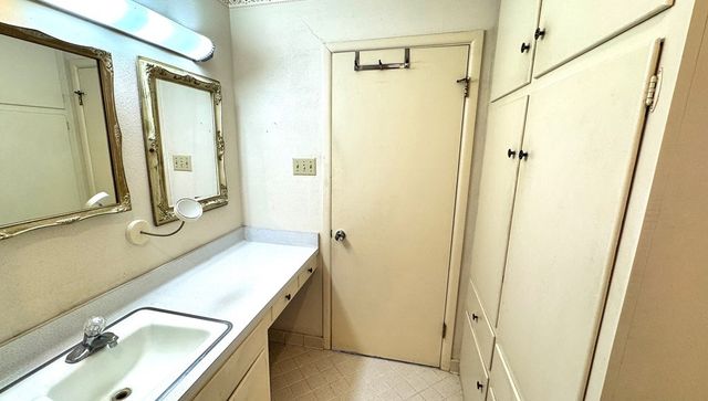 707 Cardinal Dr, Kerrville, TX 78028