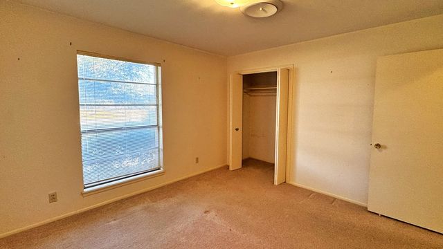 707 Cardinal Dr, Kerrville, TX 78028