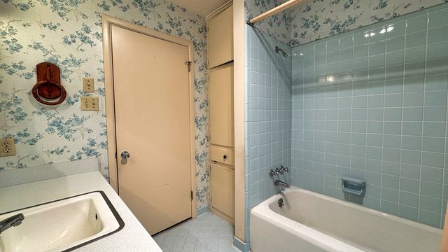 707 Cardinal Dr, Kerrville, TX 78028