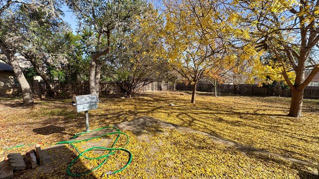 707 Cardinal Dr, Kerrville, TX 78028