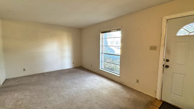 707 Cardinal Dr, Kerrville, TX 78028