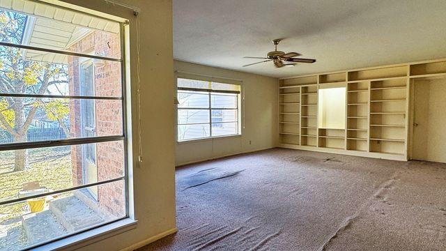 707 Cardinal Dr, Kerrville, TX 78028