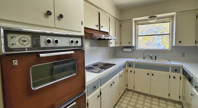 707 Cardinal Dr, Kerrville, TX 78028