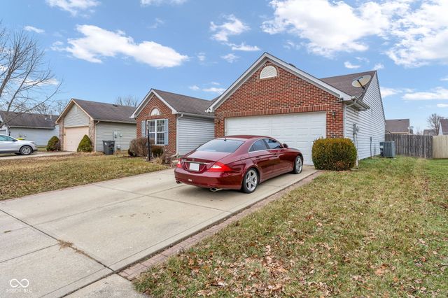 5850 Woodcote Drive, Indianapolis, IN 46221