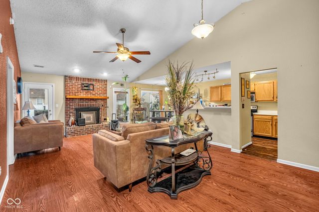 5850 Woodcote Drive, Indianapolis, IN 46221