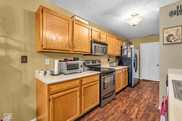 5850 Woodcote Drive, Indianapolis, IN 46221