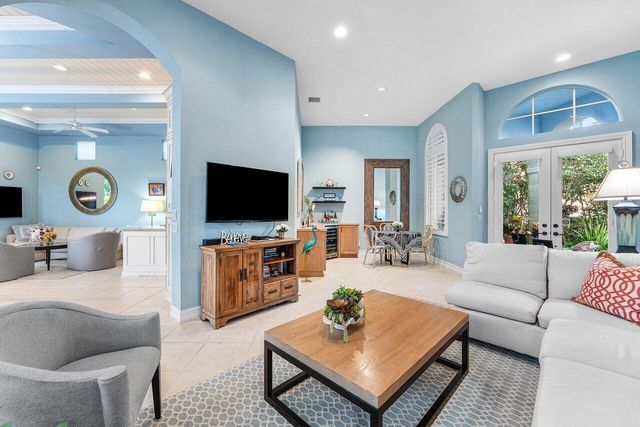 28 Laguna Terrace, Palm Beach Gardens, FL 33418