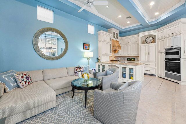 28 Laguna Terrace, Palm Beach Gardens, FL 33418