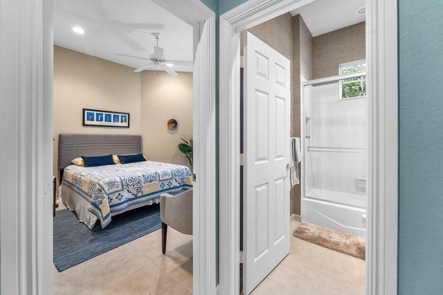 28 Laguna Terrace, Palm Beach Gardens, FL 33418