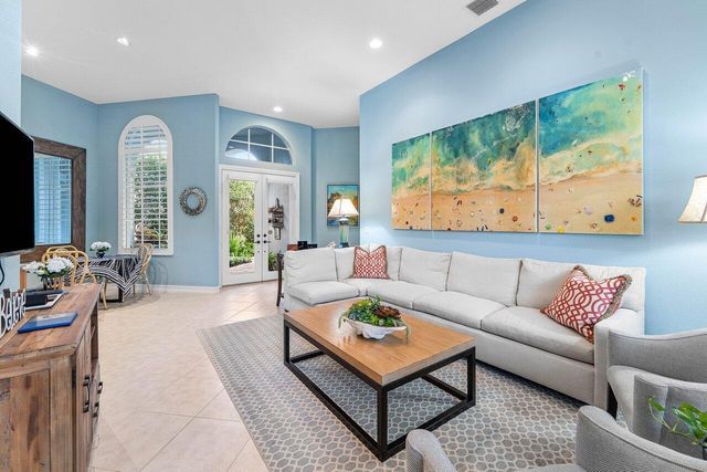 28 Laguna Terrace, Palm Beach Gardens, FL 33418