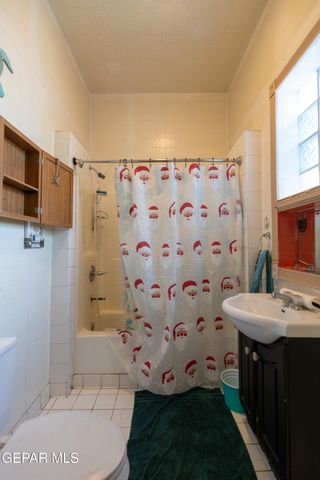 1211 E OVERLAND Avenue, El Paso, TX 79901