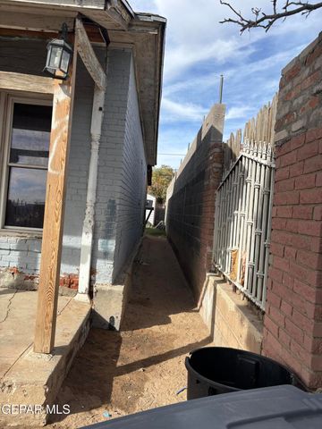 1211 E OVERLAND Avenue, El Paso, TX 79901