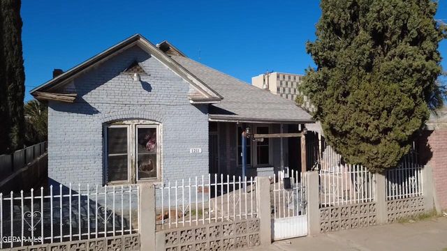 1211 E OVERLAND Avenue, El Paso, TX 79901