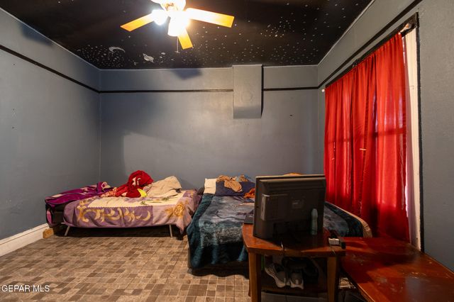 1211 E OVERLAND Avenue, El Paso, TX 79901