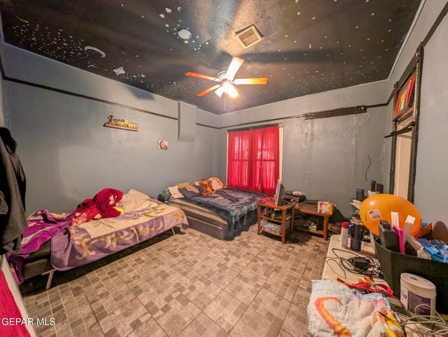 1211 E OVERLAND Avenue, El Paso, TX 79901