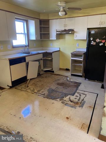 2502 HURON ST, Baltimore, MD 21230