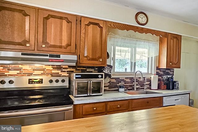 739 GRANT ST, Hazleton, PA 18201