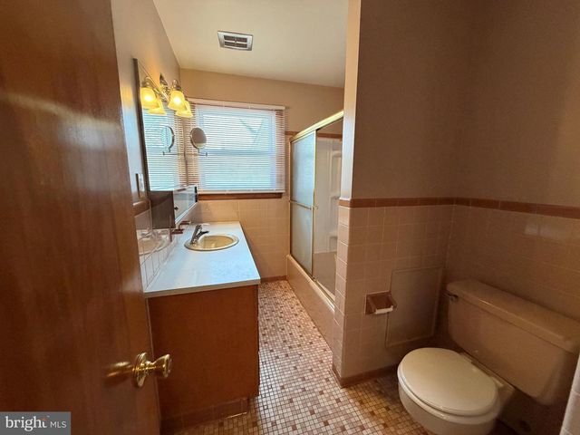 1034 LAURICH DRIVE, Chambersburg, PA 17202