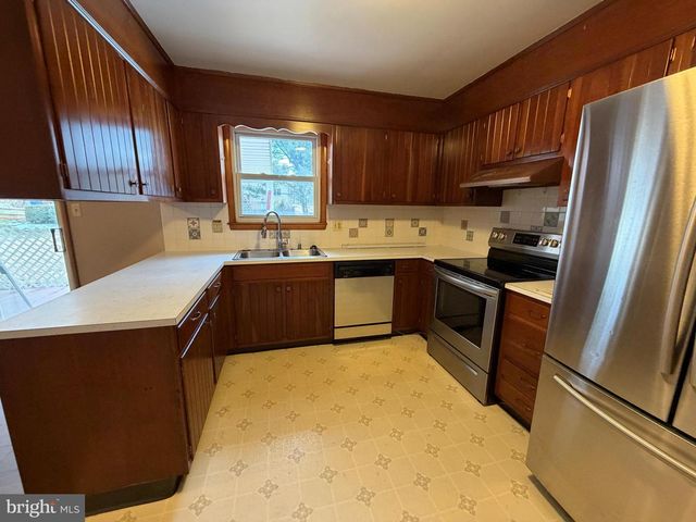 1034 LAURICH DRIVE, Chambersburg, PA 17202