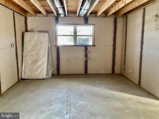 1329 SHEEP HILL RD, East Earl, PA 17519