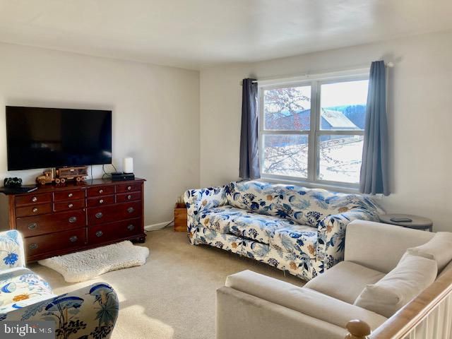 1329 SHEEP HILL RD, East Earl, PA 17519