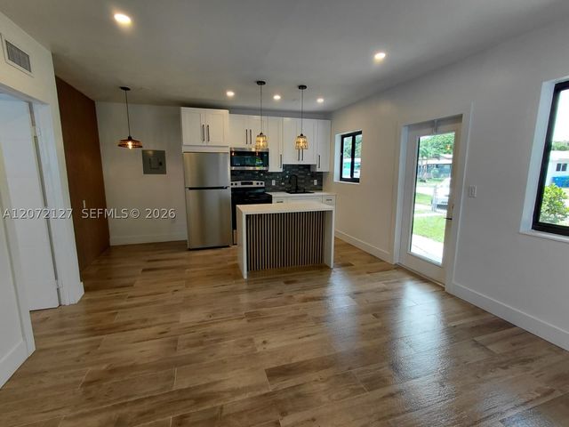 1430 NW 45th St 1, Miami, FL 33142