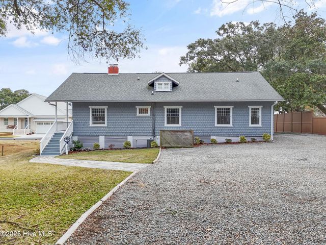 1592 Village Point Road SW, Shallotte, NC 28470