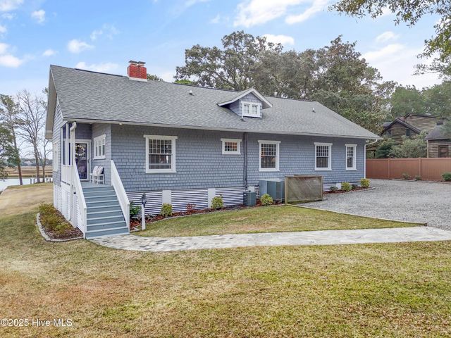 1592 Village Point Road SW, Shallotte, NC 28470