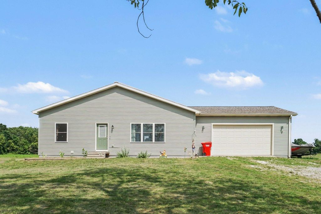 64136 Union Road, Calvin Twp, MI 49095