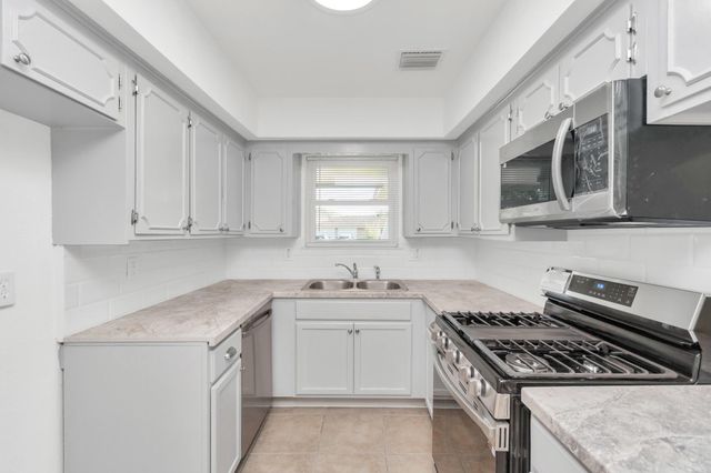 12118 Ryewater Drive, Houston, TX 77089